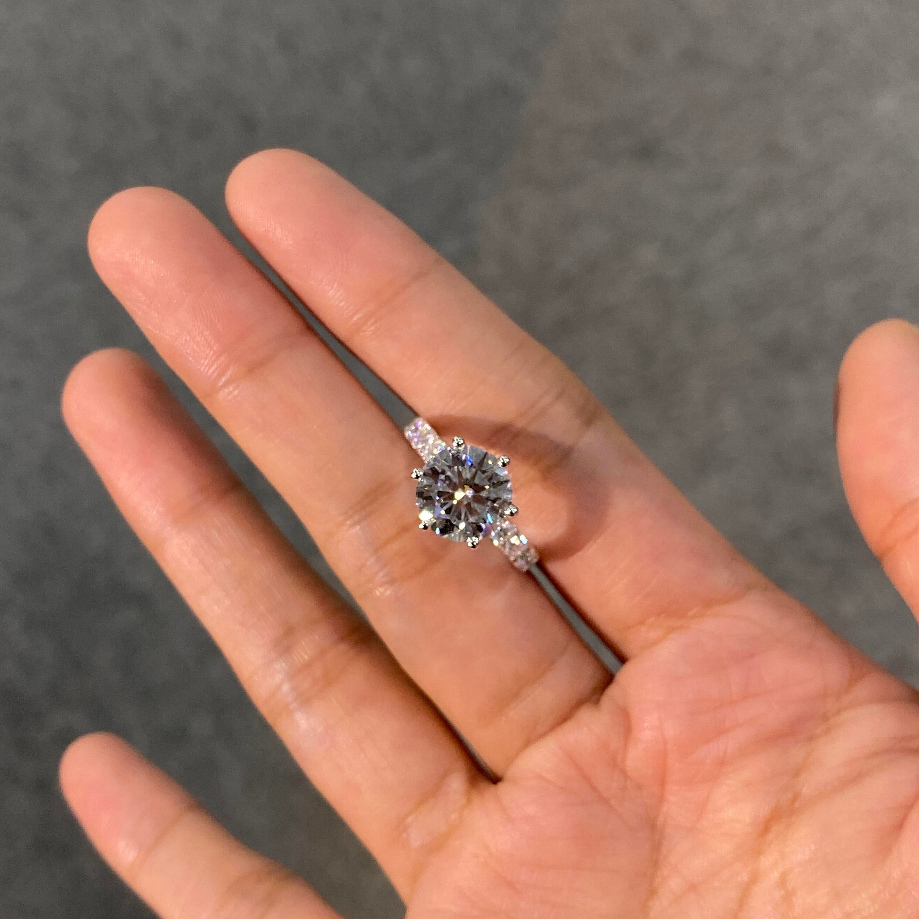 Six-prong setting, Round Brilliant Lab-Grown Diamond—radiating dazzling brilliance, featuring D color and VS1 clarity