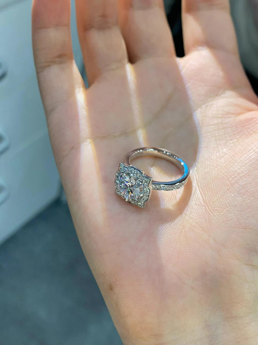 Everlasting  Round - Lab-Grown Diamond Engagement Rings
